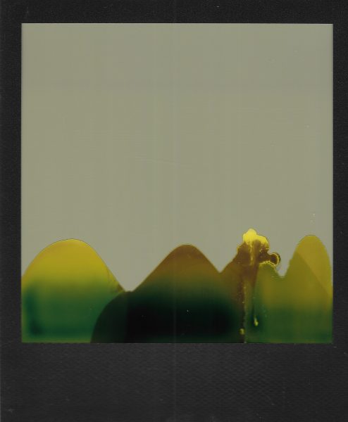 Elle a disparu, 2019, Polaroïd pell Impossible project jaune France